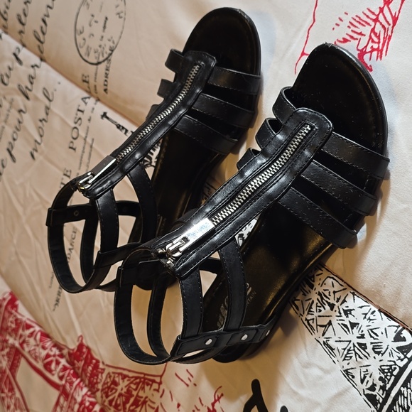 White Mountain Shoes - White Mountain Black Strappy Sandals